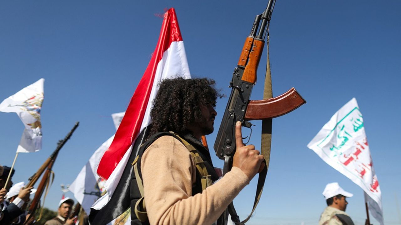 Husiler: Yemen'e saldırıların ağır bedeli alacak!