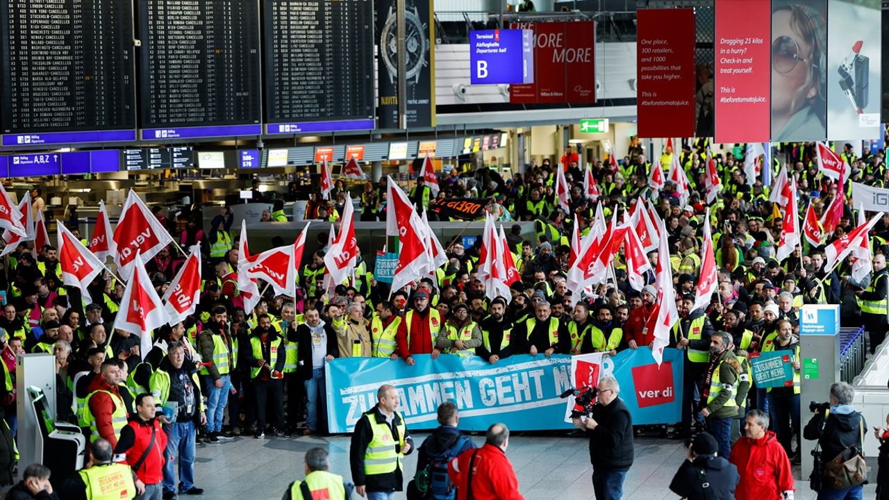 Almanya'da grev alarmı: Frankfurt'ta 1.100 uçuş iptal!