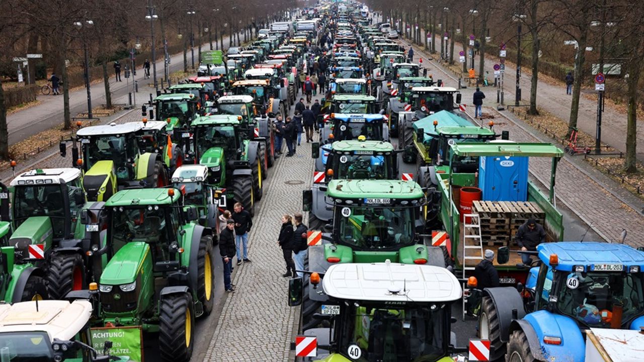 Alman çiftçilerin protestosunda "darbe" endişesi!