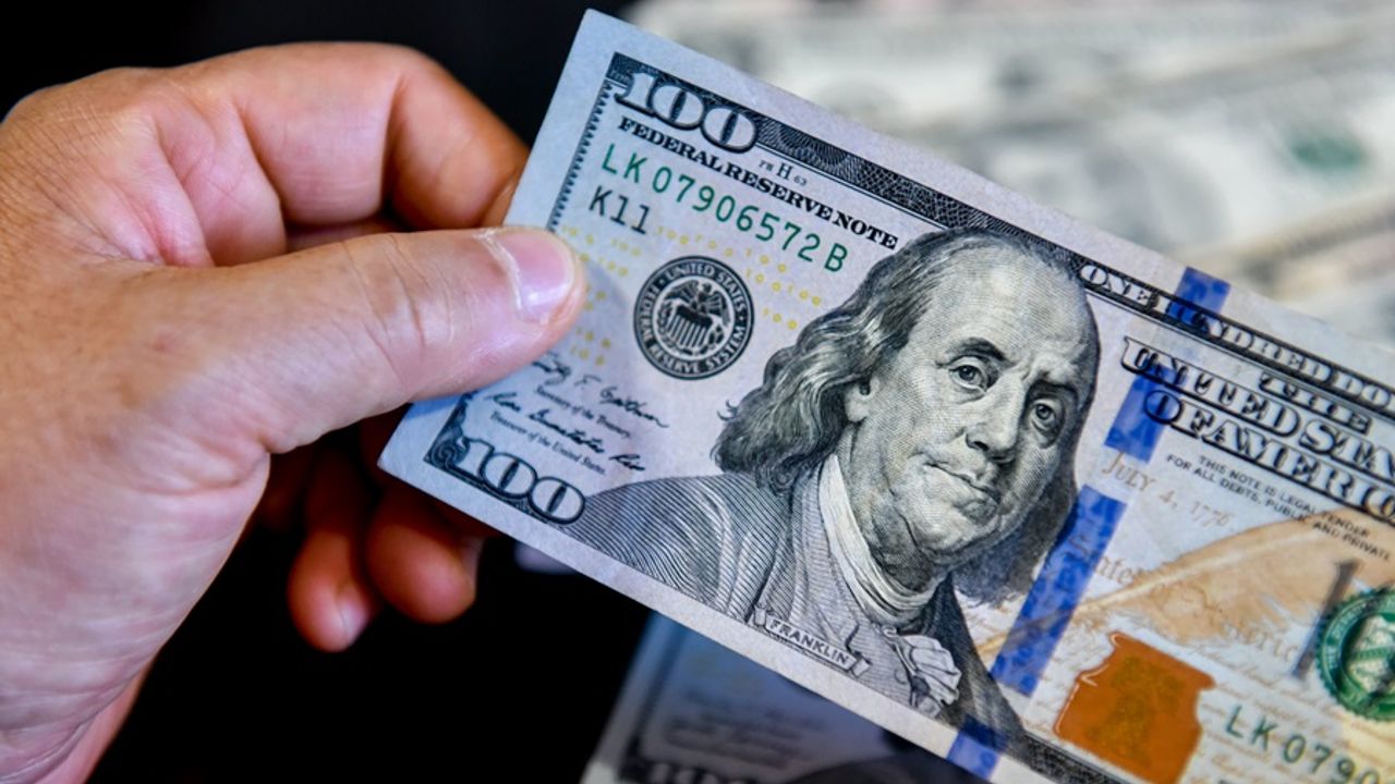 Küresel hisse senetleri yükseliyor, dolar geriliyor!