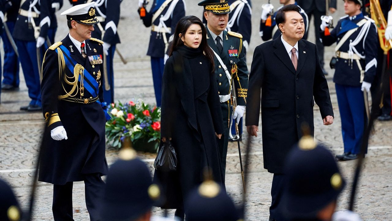 First Lady'nin Dior çantası Güney Kore hükümetini sarsıyor!