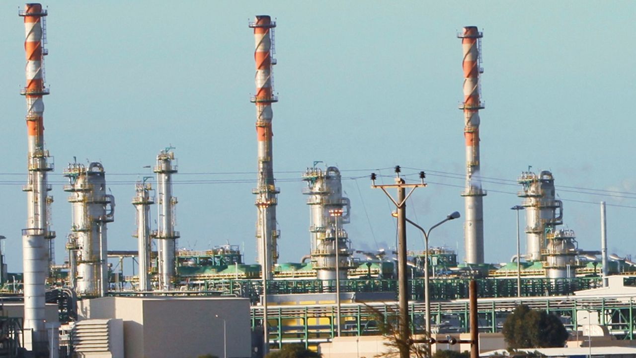 Libya'daki göstericiler petrol ve gaz tesislerine göz dikti!