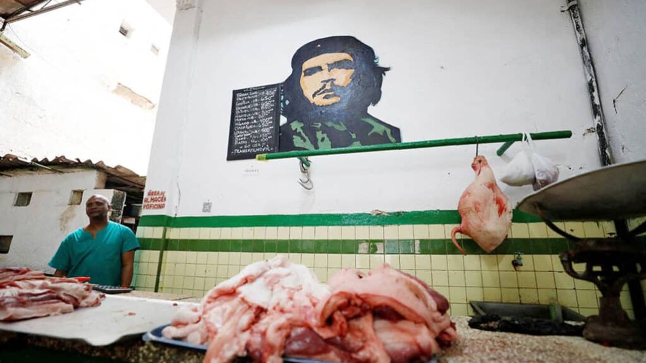 Küba'da akılalmaz soygun: 133 ton tavuk eti çalındı!