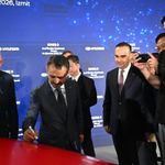 Hyundai Türkiye'de tam elektrikli binek üretimine başladı