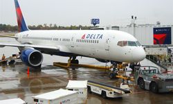 Delta Air Lines uçağında burun tekerleği kazası