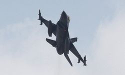 İsrail ve ABD uçakları İran'da sivil tesisleri hedef aldı