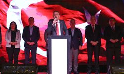 Özgür Özel, CHP’de dördüncü kez genel başkan seçildi