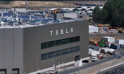 Tesla, Kaliforniya'da 601 çalışanını işten çıkarıyor
