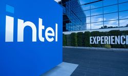 Intel hisselerinde 30 yılın en büyük düşüşü!