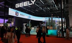 Geely, Zeekr’i özelleştirmek için 2,2 milyar dolar teklif etti