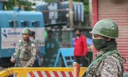 Pakistan Hindistan'a füze saldırısı düzenledi!