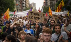 İspanya hükümeti turist artışına karşı önlem arıyor