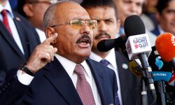 İsrail’in Sana saldırısında Husi başbakanı öldü!