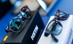 Meta ekrana sahip ilk Ray-Ban akıllı gözlüğünü tanıttı