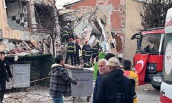 Kocaeli Gebze’de 6 katlı bina çöktü ekipler olay yerinde