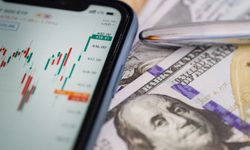 Dolar haftalık düşüşte, küresel para birimleri hareketli