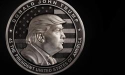 Trump portreli hatıra para girişimi tartışılıyor