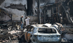 İran, Tel Aviv'i misket bombalı füzelerle vurdu