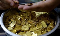 Altın fiyatları barış müzakereleri umuduyla geriledi