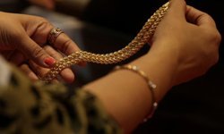 Petrol fiyatları düşerken altın enflasyon baskısından kurtuldu