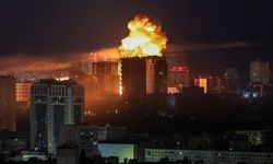 Kiev'de 24 katlı bina vuruldu, çok sayıda ölü var