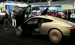 Tesla direksiyonsuz Cybercab’i Austin’e çıkarıyor
