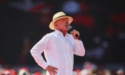 Brezilya pazar günü sandığa gidiyor, Lula 5 puan önde