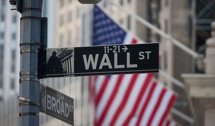 Nasdaq enflasyonla yüzde 2'ye yakın düştü, Türkiye ETF'si de geriledi