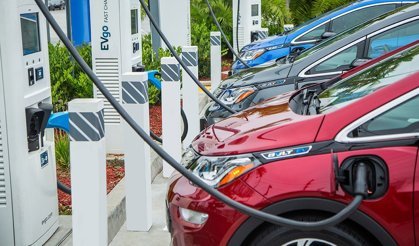 Petrol zamlanınca Avrupa'da elektrikli araç rekoru kırıldı