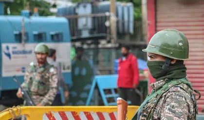 Hindistan-Pakistan sınırında iki ölüm, diplomatlar çağrıldı