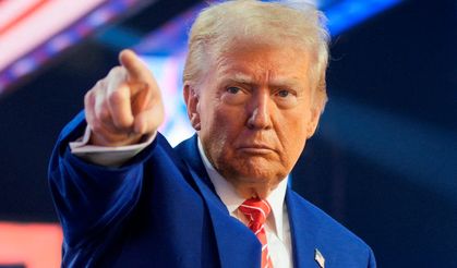 Trump yargı krizini yüzde 10 ek vergiyle derinleştirdi