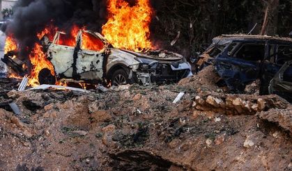 İran, Trump'ın müzakere iddiası sonrası İsrail'i vurdu