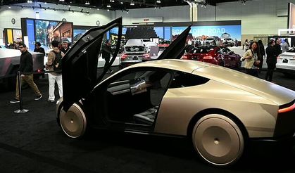 Tesla direksiyonsuz Cybercab’i Austin’e çıkarıyor