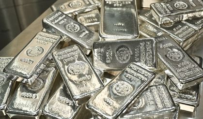 Ons gümüş 54 doların altına indi, 2026'nın en düşük seviyesini gördü