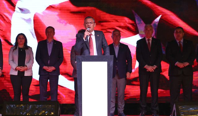 Özgür Özel, CHP’de dördüncü kez genel başkan seçildi