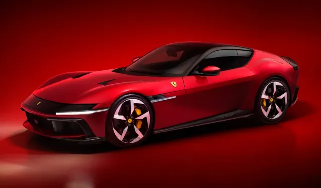 Elektrikli Ferrari yolda! Hibrit ve benzinli üretim sürecek