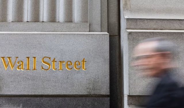 Wall Street ekime sınırlı yükselişle başladı