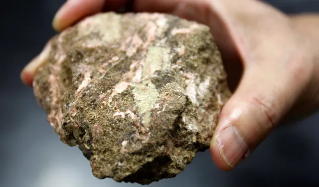 Otomotiv devleri Çin’in nadir toprak kısıtına hazırlanıyor