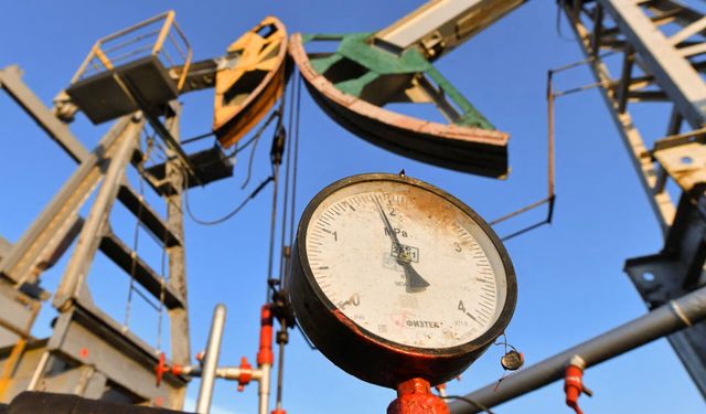 Petrol fiyatlarında Hürmüz şoku ve 100 dolar beklentisi