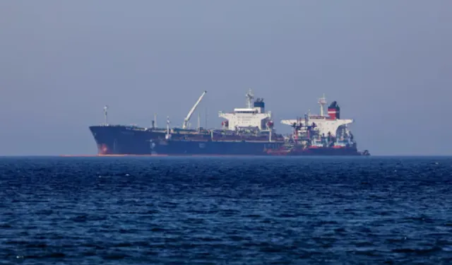 ABD'nin İran hayalet filosuna yaptırımı petrolü nasıl etkiler
