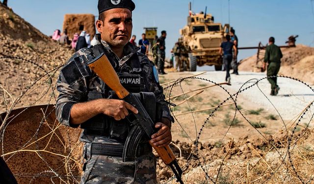 Deyrizor’daki patlamada 11 Suriye askeri öldü