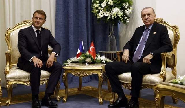 Macron ve Erdoğan Hürmüz Boğazı için kritik mesajı verdi