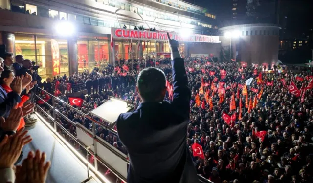 Mutlak butlan sonrası CHP sabaha kadar nöbet tuttu
