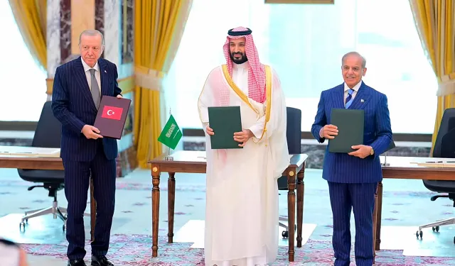 Pakistan'dan üçlü savunma anlaşması için İran mesajı