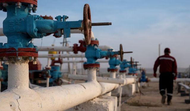 ABD'nin İran ablukası petrol fiyatlarını yukarı itti