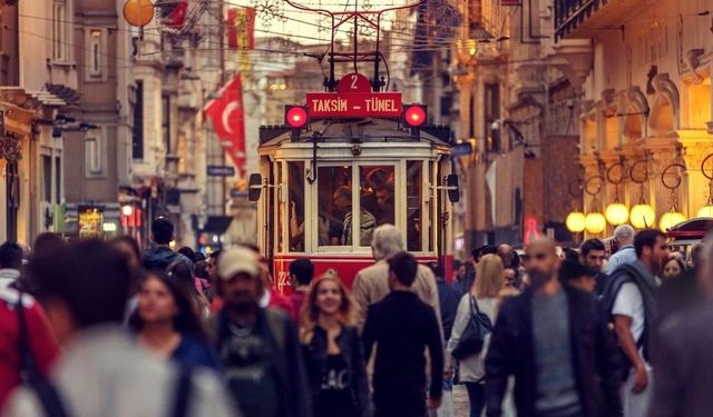 Hizmet güveni nisandan bu yana en sert düştü, perakende ve inşaat arttı