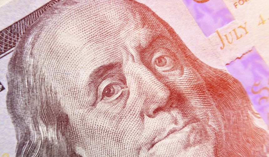 Dolar zayıf verilerle haftalık kayba yöneldi