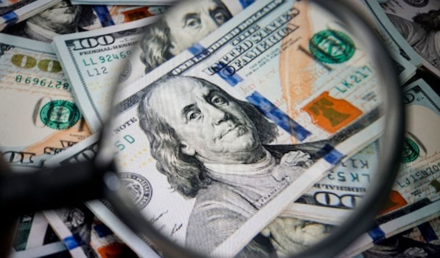Dolar, güvenli liman arayışıyla değer kaybediyor