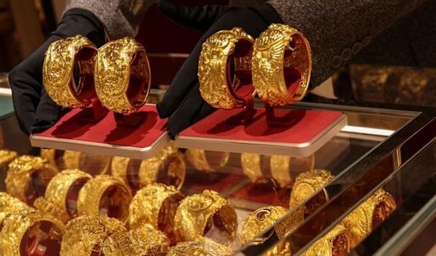 Altın 5000 dolar barajını aşarak yeni haftaya başladı