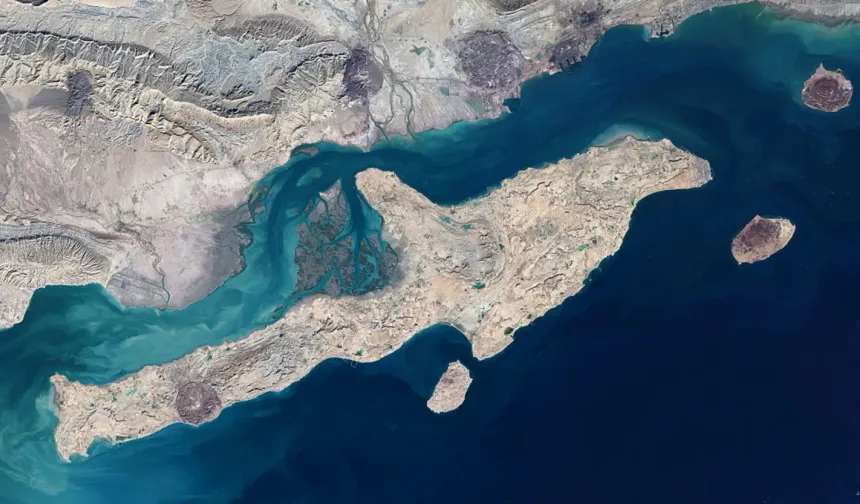 ABD ordusu Körfez'e iniyor hedefte hangi İran adaları var